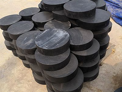 海宁市板式橡胶支座由若干层橡胶片与薄钢板经加压硫化